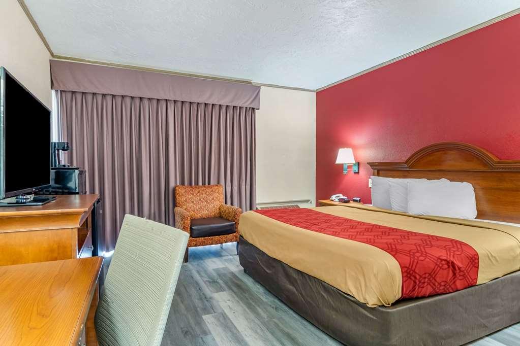 Econo Lodge - Perry National Fair Ground Area Room photo